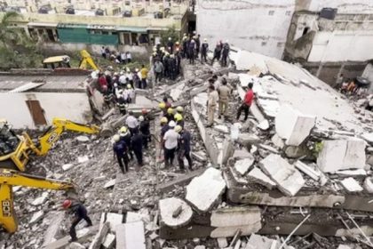 surat building collapse