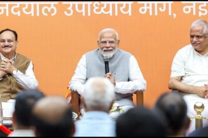 pm modi at bjp hq