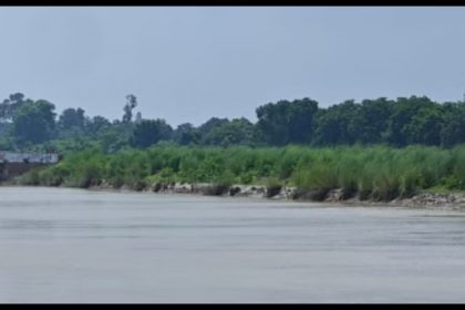 Erosion of Sharda Sahayak Canal