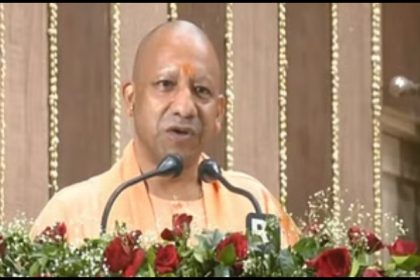 CM Yogi in Gorakhpur