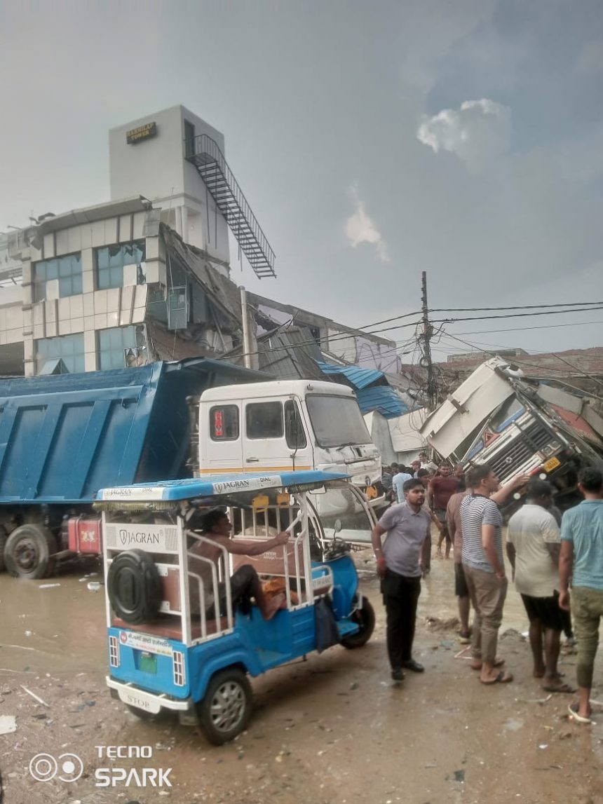 lucknow building collapse