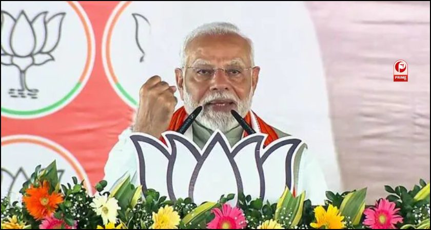 पीएम मोदी ने धुले में की विपक्ष की धुलाई