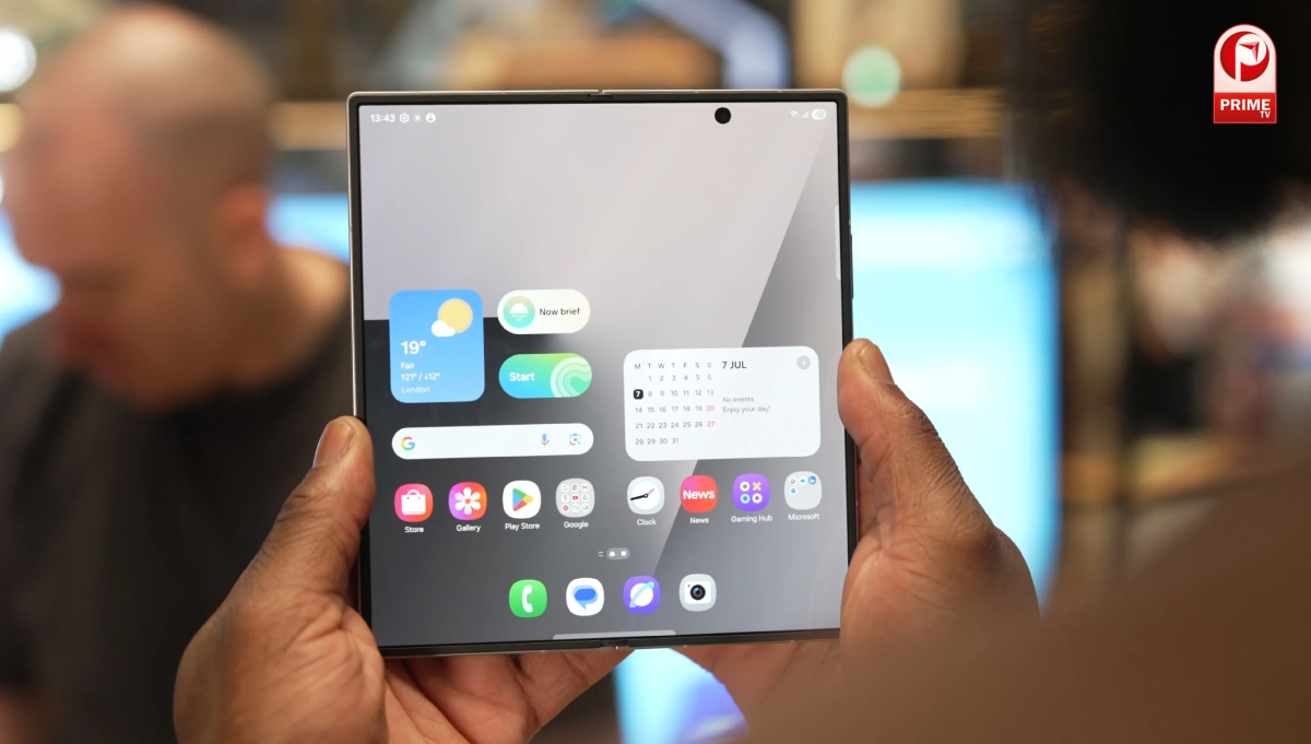 Apple और Samsung का तगड़ा मुकाबला