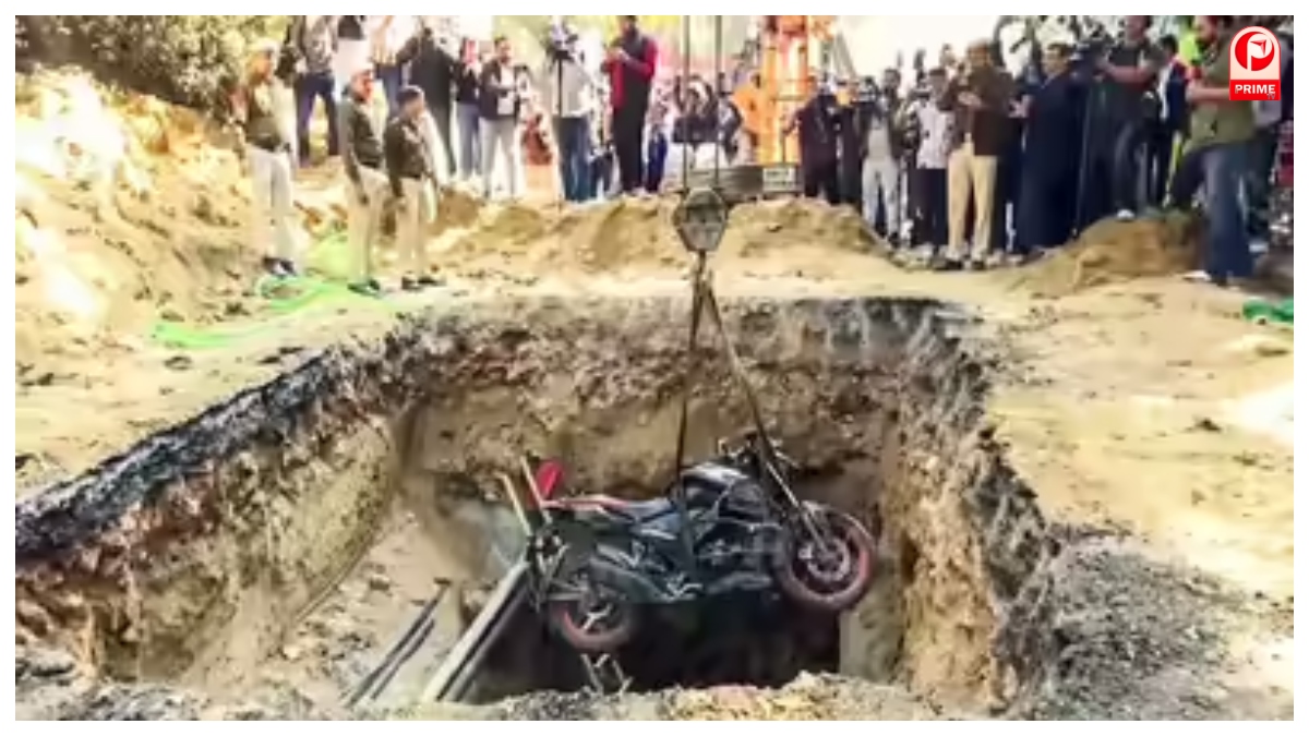 Delhi Janakpuri Bike Accident