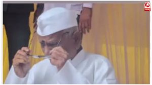 मौन आंदोलन में रोते हुए VIDEO ने खींचा ध्यान