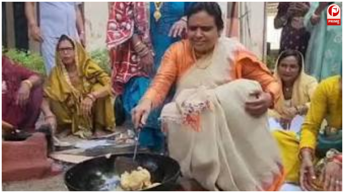 महिलाओं के साथ बनाए गुलगुले और निकाला मक्खन