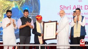 गृह मंत्री अमित शाह ने पुणे में अजीत डोभाल को लोकमान्य तिलक राष्ट्रीय पुरस्कार दिया