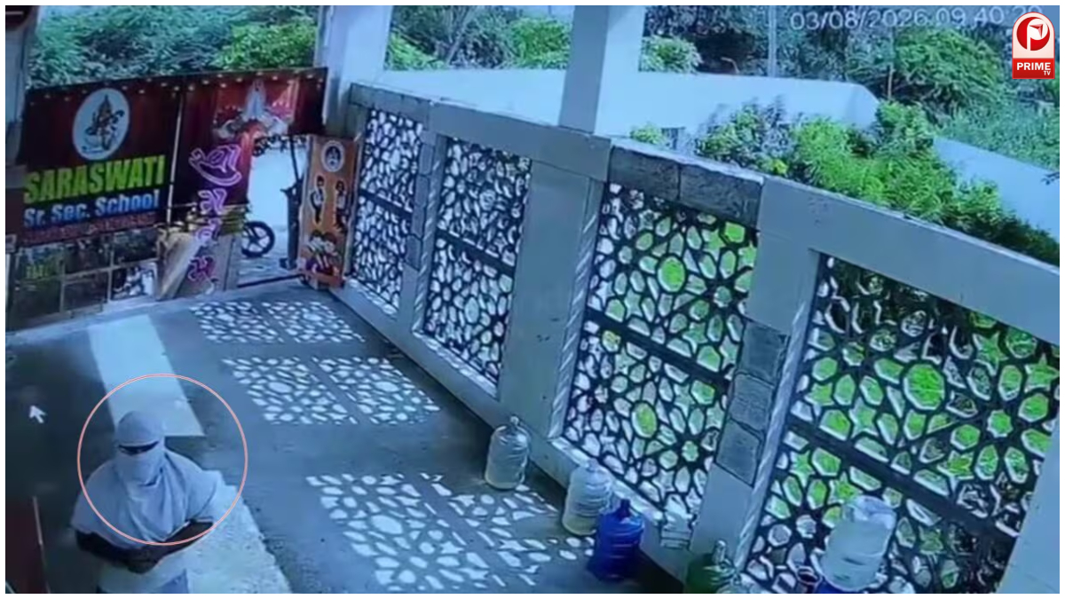 नकाबपोश हमलावर ने ली महिला टीचर की जान