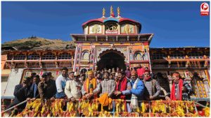 पूजा-अर्चना के बाद सांस्कृतिक महोत्सव में शिरकत