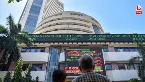 सेंसेक्स में 300 अंकों का उछाल, निवेशकों की नजर