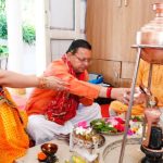 महानवमी पर सीएम धामी ने किया कन्या पूजन और हवन