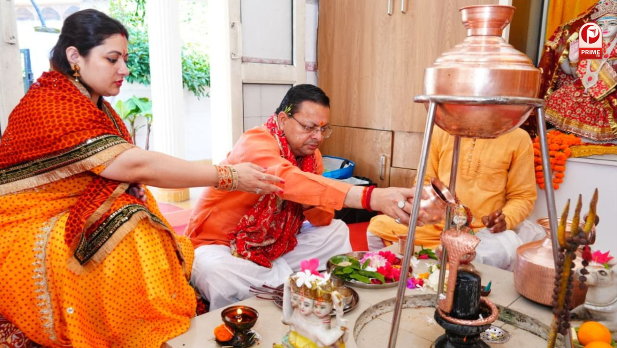 महानवमी पर सीएम धामी ने किया कन्या पूजन और हवन